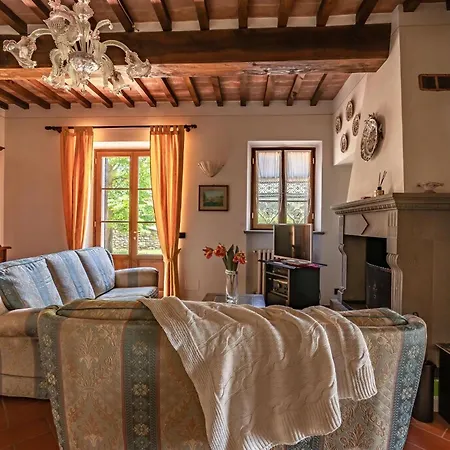 Holiday home Aus Stein Tenuta Le Caselle In *